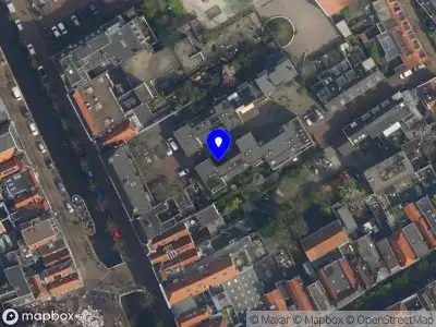 Ambulance met grote spoed naar de Minderbroerstraat in Delft