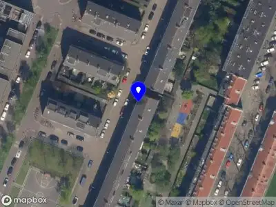 Ambulance met grote spoed naar de Libellenstraat in Rotterdam