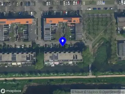 Ambulance met grote spoed naar de Watermaalpad in Amsterdam