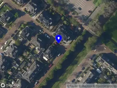 Brandweer met gepaste spoed naar de Burgemeester Verver-Aartsenlaan in Voorschoten vanwege een liftopsluiting