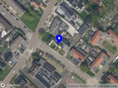 Ambulance met grote spoed naar de G v Voorneweg in Oostvoorne