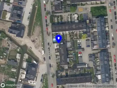 112 melding Ambulance met grote spoed naar de Vermaetweg in Pernis Rotterdam