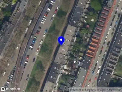 Ambulance met grote spoed naar de Mijnsherenlaan in Rotterdam