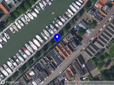 Ambulance met gepaste spoed naar de Knolhaven in Dordrecht