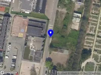 Ambulance met grote spoed naar de Tristanweg in Rotterdam