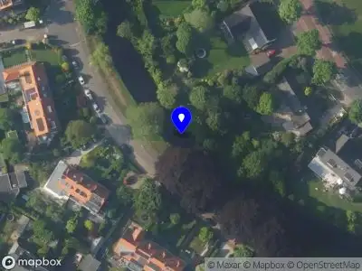 Brandweer met grote spoed naar de Thierensweg in Naarden vanwege voertuigbrand