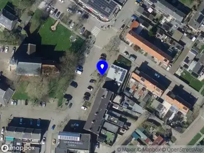 Brandweer met gepaste spoed naar de Dorpsplein in Heerjansdam vanwege een liftopsluiting