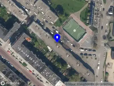 Ambulance met grote spoed naar de Stationstraat in Schiedam