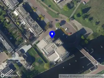 Ambulance met gepaste spoed naar de Pieter Postplaats in Voorburg