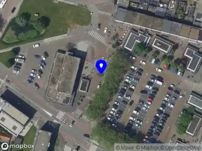 Ambulance met grote spoed naar de Burgemeester Winklerplein in Sliedrecht