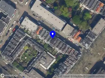 Ambulance met grote spoed naar de Agniesestraat in Rotterdam