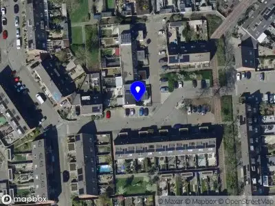 Ambulance met grote spoed naar de Vlegelvoorde in Spijkenisse vanwege waarnemen gaslucht