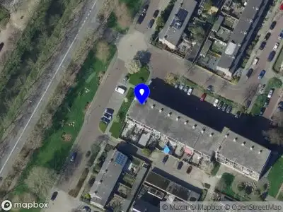 Ambulance met grote spoed naar de Heyenlande in Zwijndrecht