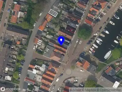 Ambulance met grote spoed naar de Dorpsstraat in Zwartewaal