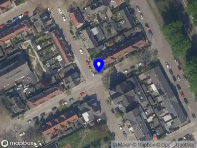 Ambulance met grote spoed naar de Sirrahstraat in Rotterdam