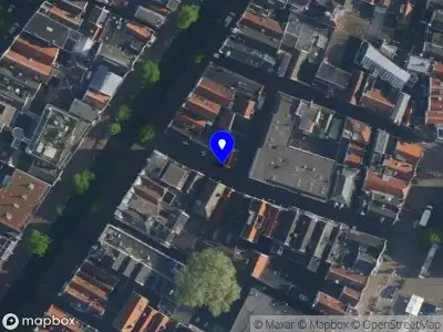 Brandweer met grote spoed naar de Bloedstraat in Amsterdam vanwege reanimatie