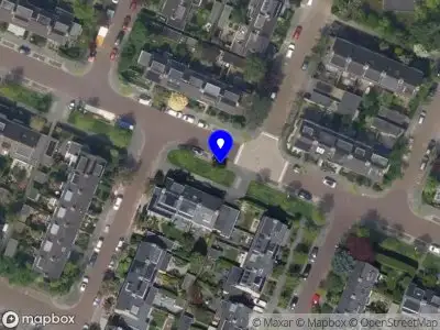 Ambulance met grote spoed naar de Govert Flincklaan in Oegstgeest