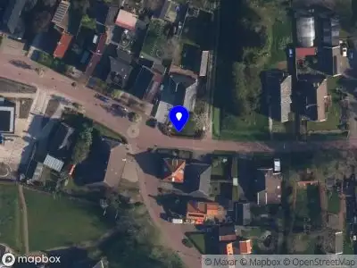 Brandweer met grote spoed naar de Noorderweg in Zandeweer vanwege waarnemen gaslucht