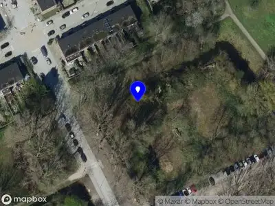 Ambulance met grote spoed naar de Pietersdijk in Rotterdam