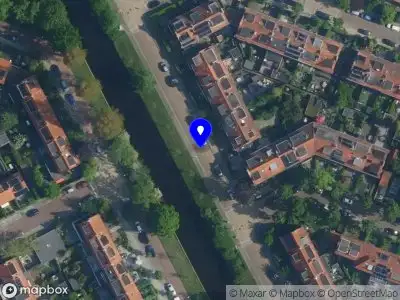 Ambulance met gepaste spoed naar de Van Maasdijklaan in Amstelveen