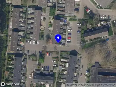 Brandweer met grote spoed naar de Nicolaas Beetshof in Lekkerkerk vanwege waarnemen gaslucht