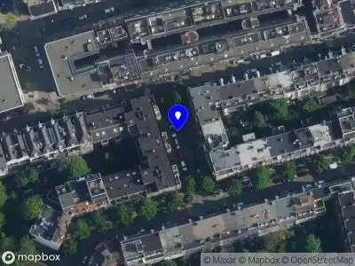 Ambulance met gepaste spoed naar de Korte Tolstraat in Amsterdam
