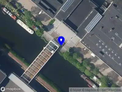 Politie naar de Fentener van Vlissingenkade in Utrecht vanwege aanrijding met letsel