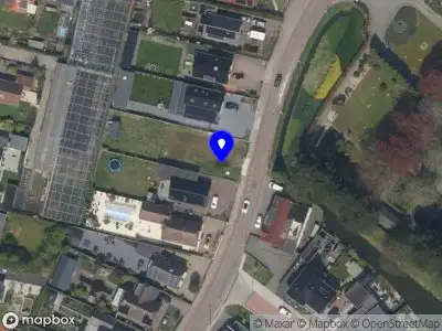 Ambulance met grote spoed naar de Voorweg in Oostvoorne