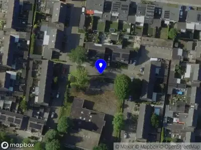 Brandweer met grote spoed naar de Dr. Kuyperstraat in Budel vanwege gebouwbrand