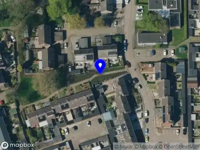 Brandweer met grote spoed naar de Jan van Nassauplein in Buren vanwege gebouwbrand