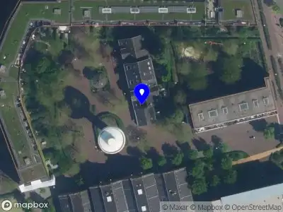 Ambulance met grote spoed naar de Watertorenplein in Amsterdam