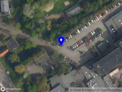 Ambulance met gepaste spoed naar de Beukenlaan in Delft