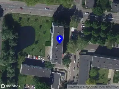 Ambulance met grote spoed naar de Ruys de Beerenbrouckweg in Dordrecht