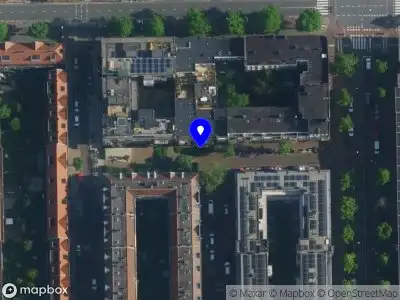 Ambulance met grote spoed naar de Billitonstraat in Amsterdam