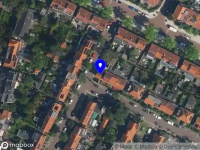 Ambulance met grote spoed naar de Van der Duynstraat in Haarlem