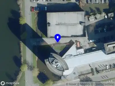 Brandweer met grote spoed naar de Pettelaarpark in 's-Hertogenbosch vanwege middelgrote brand