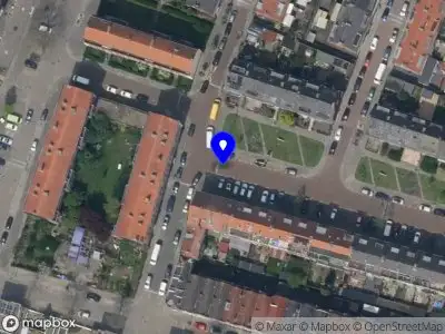 Ambulance met grote spoed naar de Nieuwenhoornstraat in Rotterdam