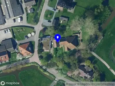 Ambulance met grote spoed naar de Etersheim in Oosthuizen