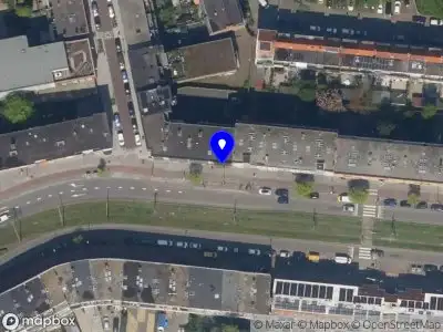 Ambulance met grote spoed naar de Rotterdamsedijk in Schiedam