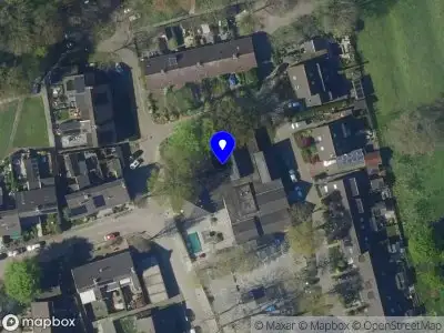 Ambulance met grote spoed naar de Weidelaan in Twisk