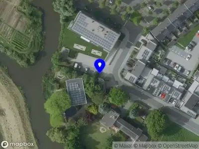 Ambulance met grote spoed naar de Bisschop van Cuyckstraat in Roermond