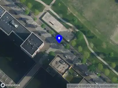 Brandweer met gepaste spoed naar de Eva Besnyöstraat in Amsterdam vanwege een liftopsluiting