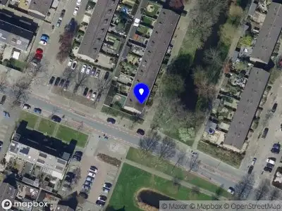 Ambulance met grote spoed naar de Jan de Rooypad in Hoogvliet Rotterdam