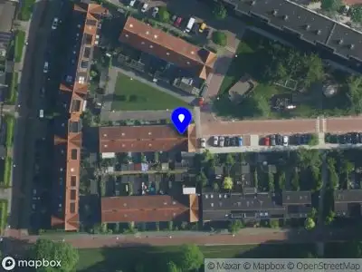 Ambulance met grote spoed naar de Dillehof in Amsterdam