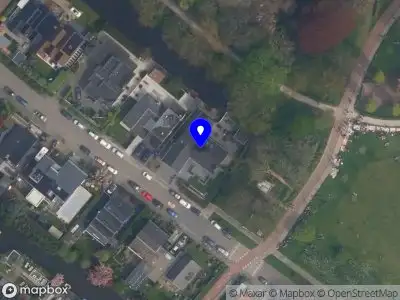 Ambulance met grote spoed naar de Van Vredenburchlaan in Bergschenhoek