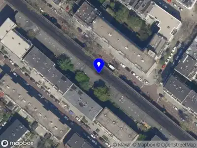 Ambulance met grote spoed naar de Vijverhofstraat in Rotterdam