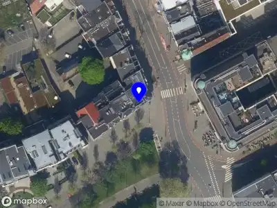 Ambulance met gepaste spoed naar de Westplein in Rotterdam