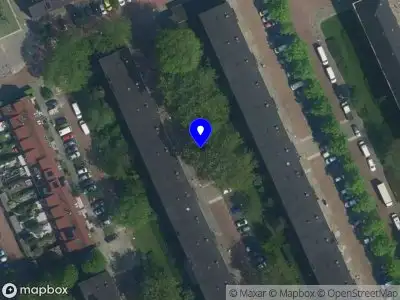 Ambulance met grote spoed naar de Oosterendstraat in Amsterdam
