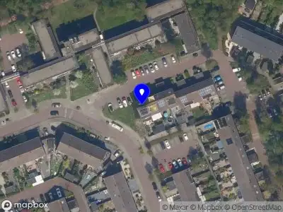 Ambulance met grote spoed naar de Rillandhoeve in Vlaardingen
