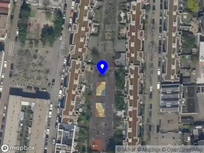 Ambulance met gepaste spoed naar de Coolsestraat in Rotterdam
